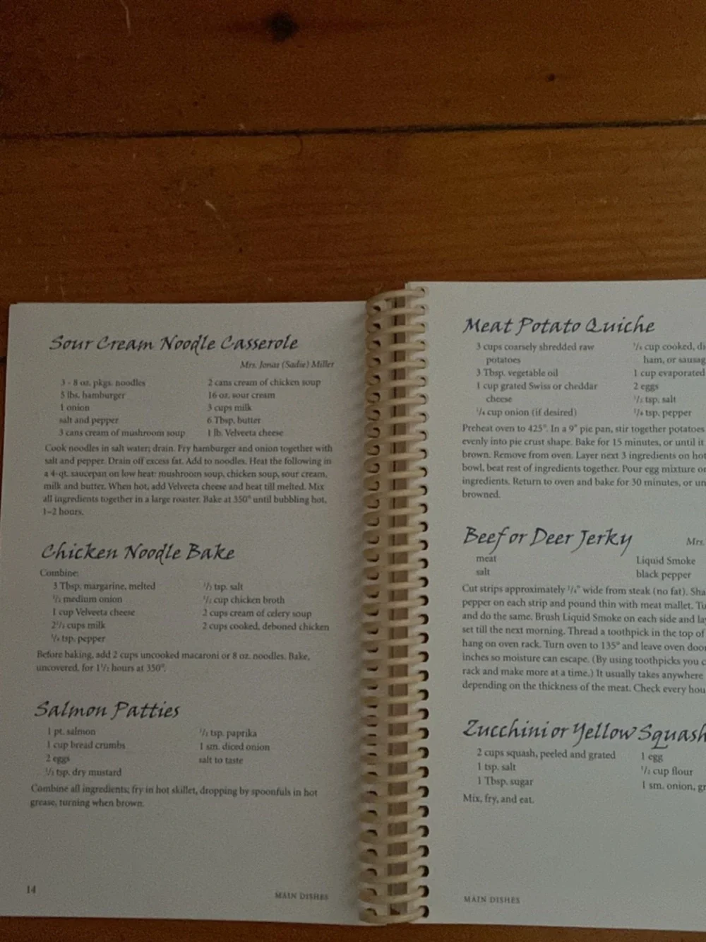 Vintage Amish spiral Cookbook cookies pie cake dessert main meals baking cooking